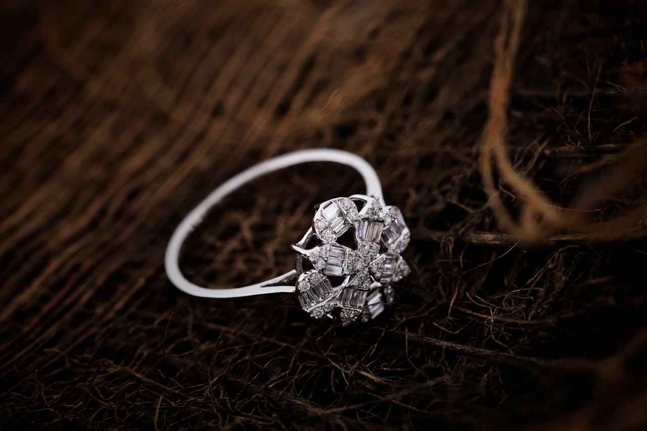 Choosing Handcrafted Diamond Jewelry for Everyday Moments