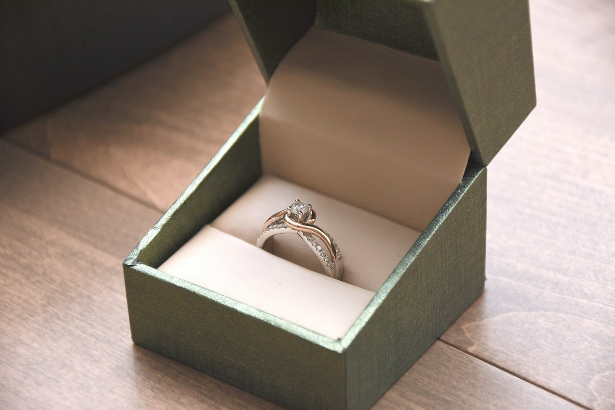 Diamond engagement ring